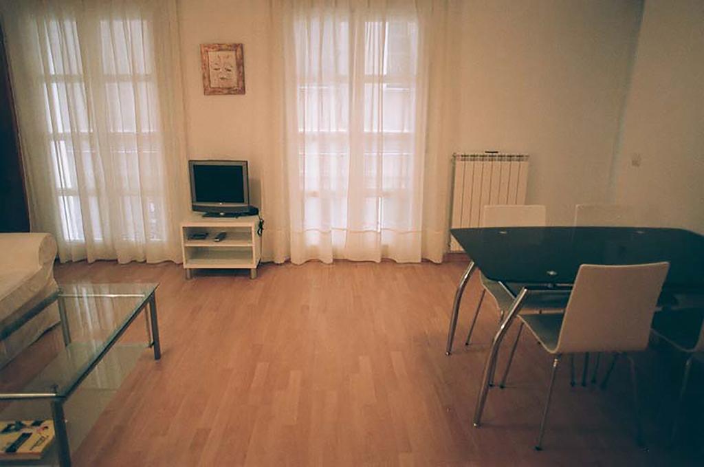 Apartamentos Auhabitat Zaragoza, Edificio De Apartamentos Turisticos Bilik gambar