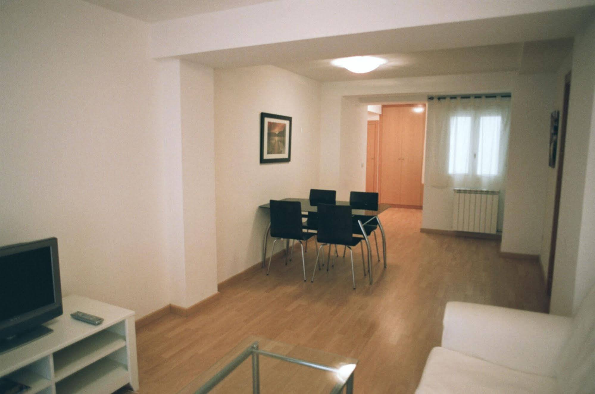 Apartamentos Auhabitat Zaragoza, Edificio De Apartamentos Turisticos Luaran gambar