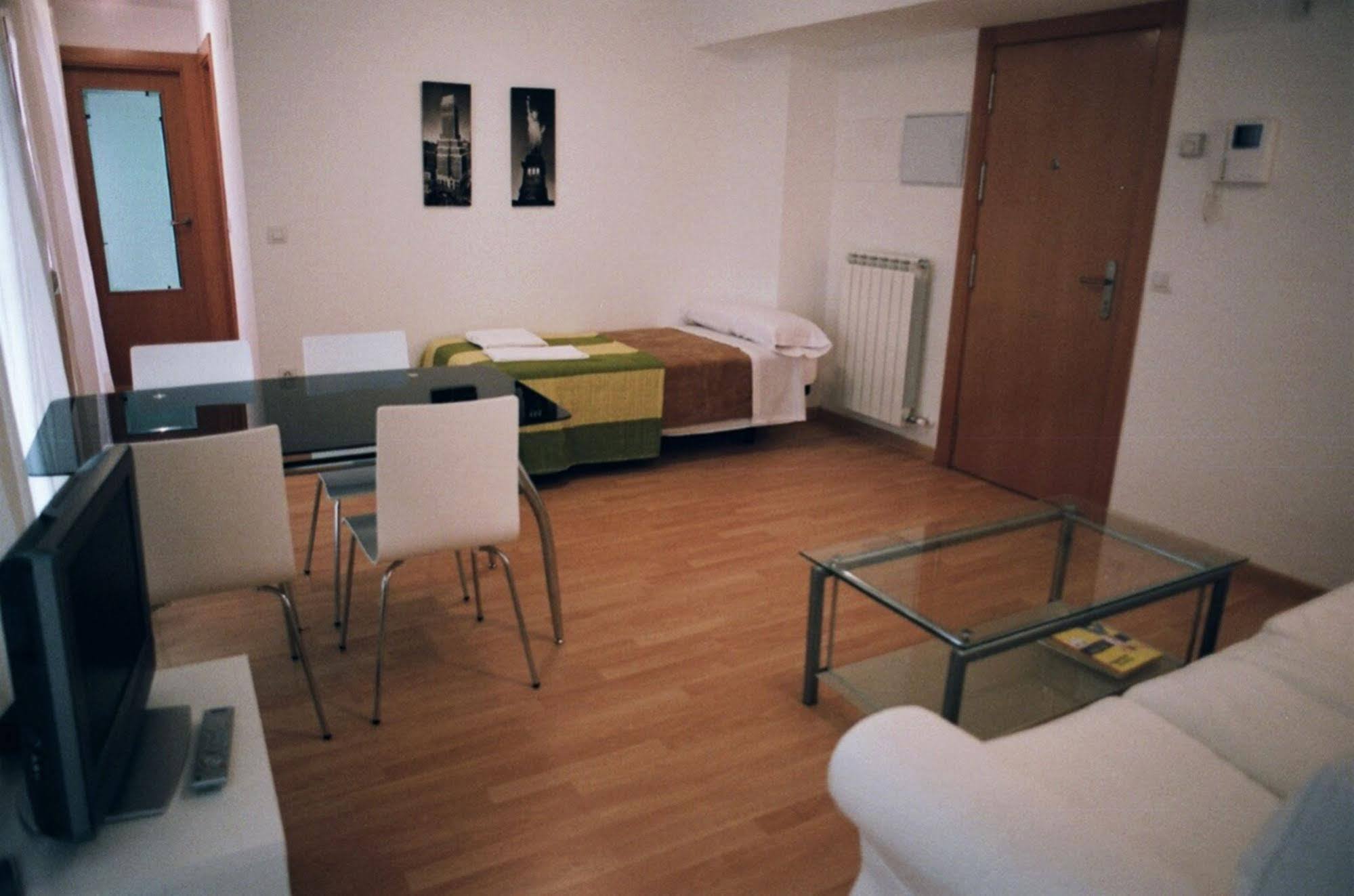 Apartamentos Auhabitat Zaragoza, Edificio De Apartamentos Turisticos Luaran gambar